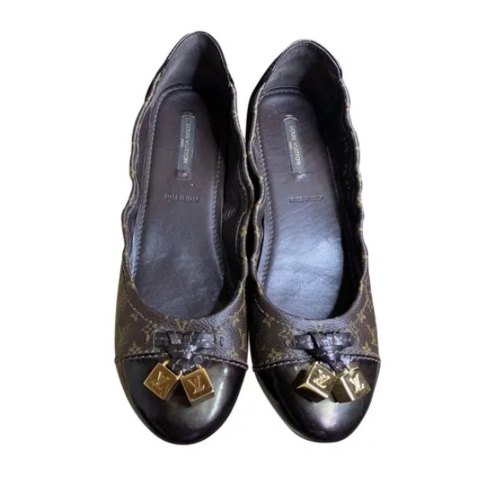 Louis Vuitton ballet flats!